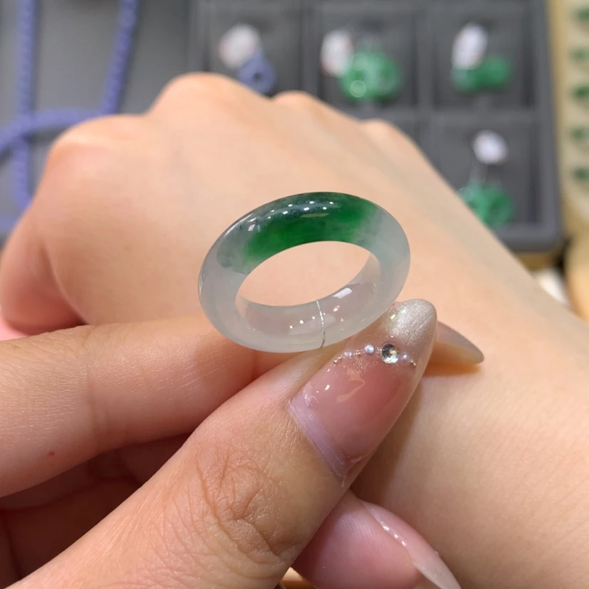 【闪购商品】翡翠戒指未镶嵌10号白底辣绿