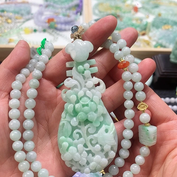 翡翠颈饰未镶嵌吊坠