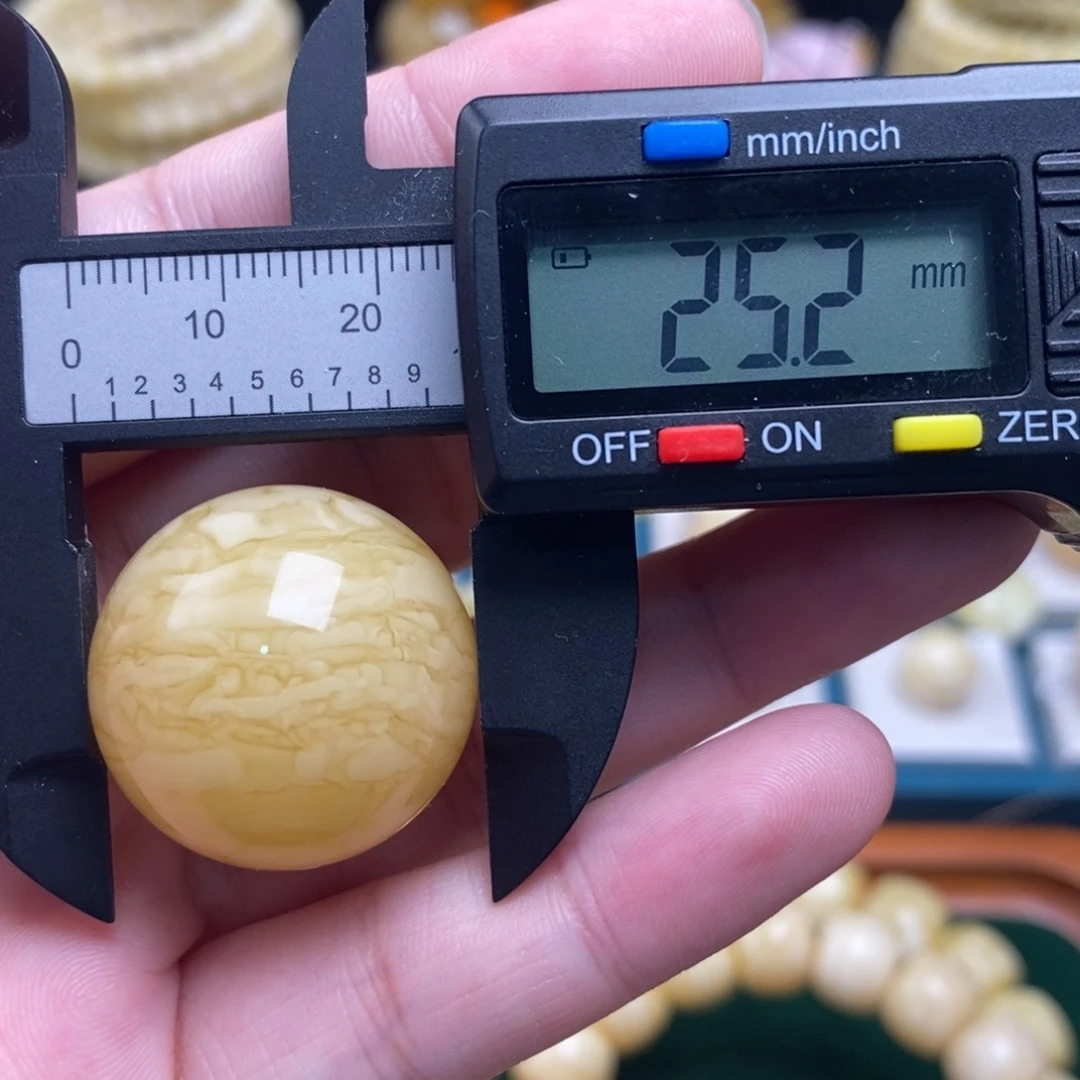 蜜蜡未镶嵌珠宝奇石