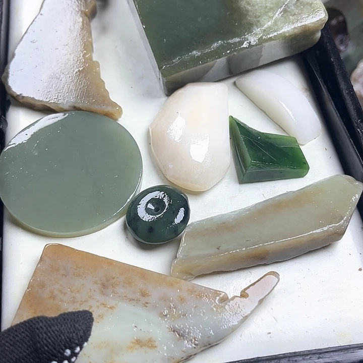 和田玉（糖玉）和田玉边角料9K金镶嵌家**喜