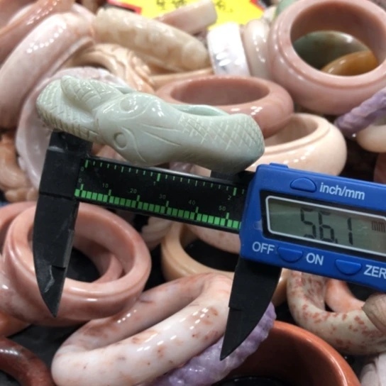 南红玛瑙手镯合金