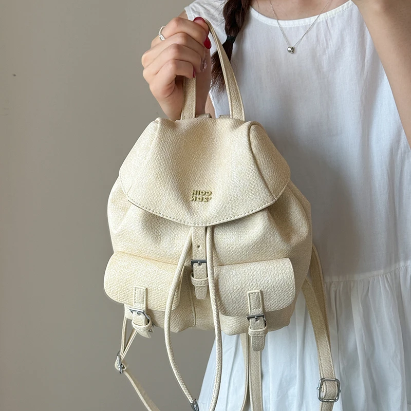 轻便百搭女式双肩包2025新款通勤后背包出游旅行包精致超火小书包