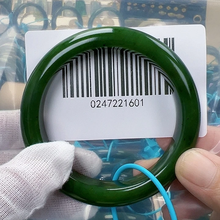 和田玉手镯未镶嵌微瑕58.59