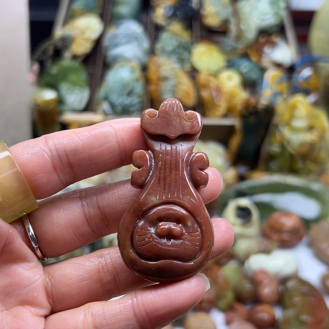 岫玉未镶嵌颈饰翊*儿辽阳红猫