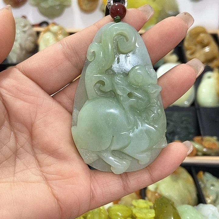 蛇纹石玉挂件未镶嵌