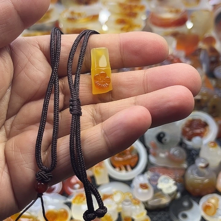 梦***空玛瑙/玉髓未镶嵌颈饰