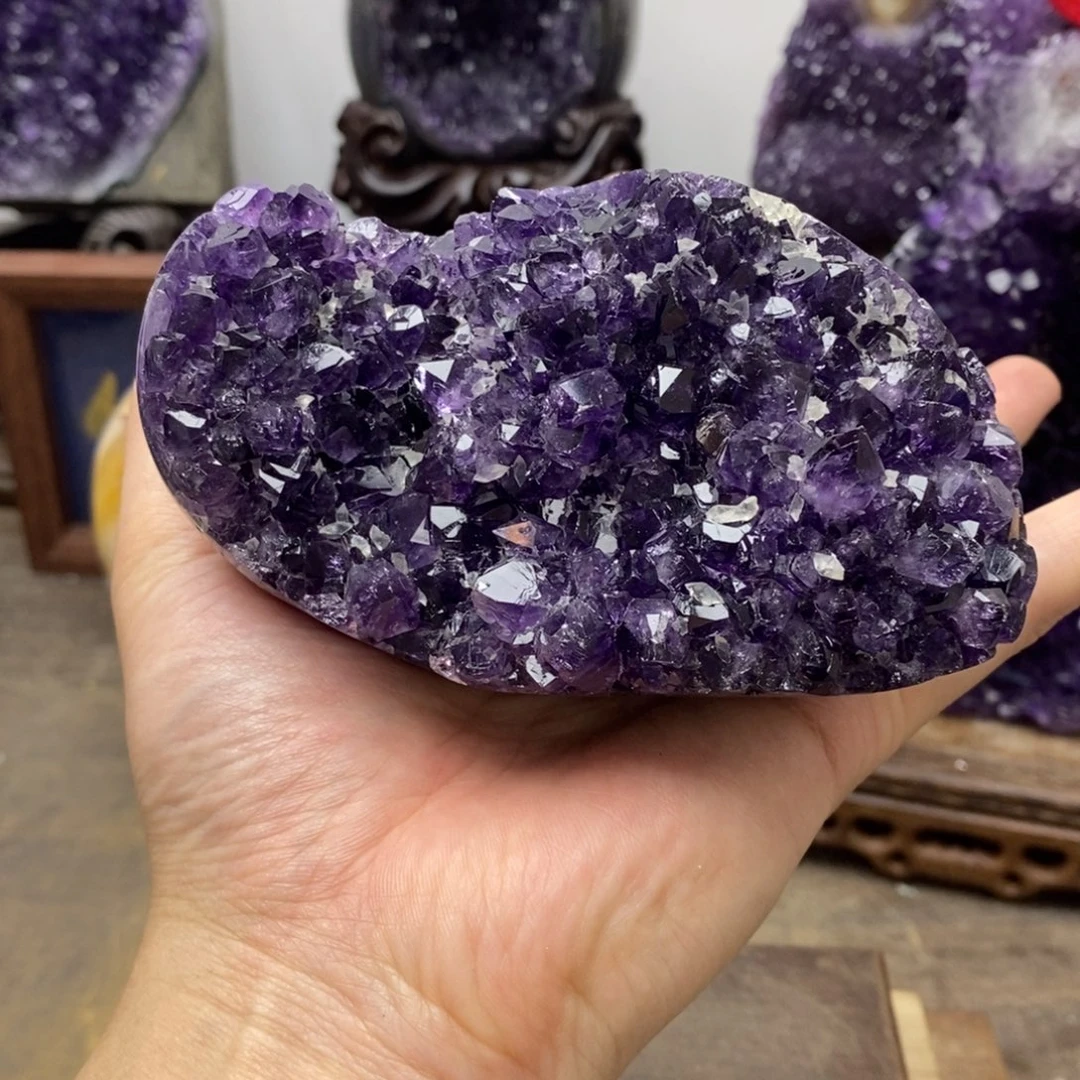 未镶嵌水晶大型摆件（非配饰）