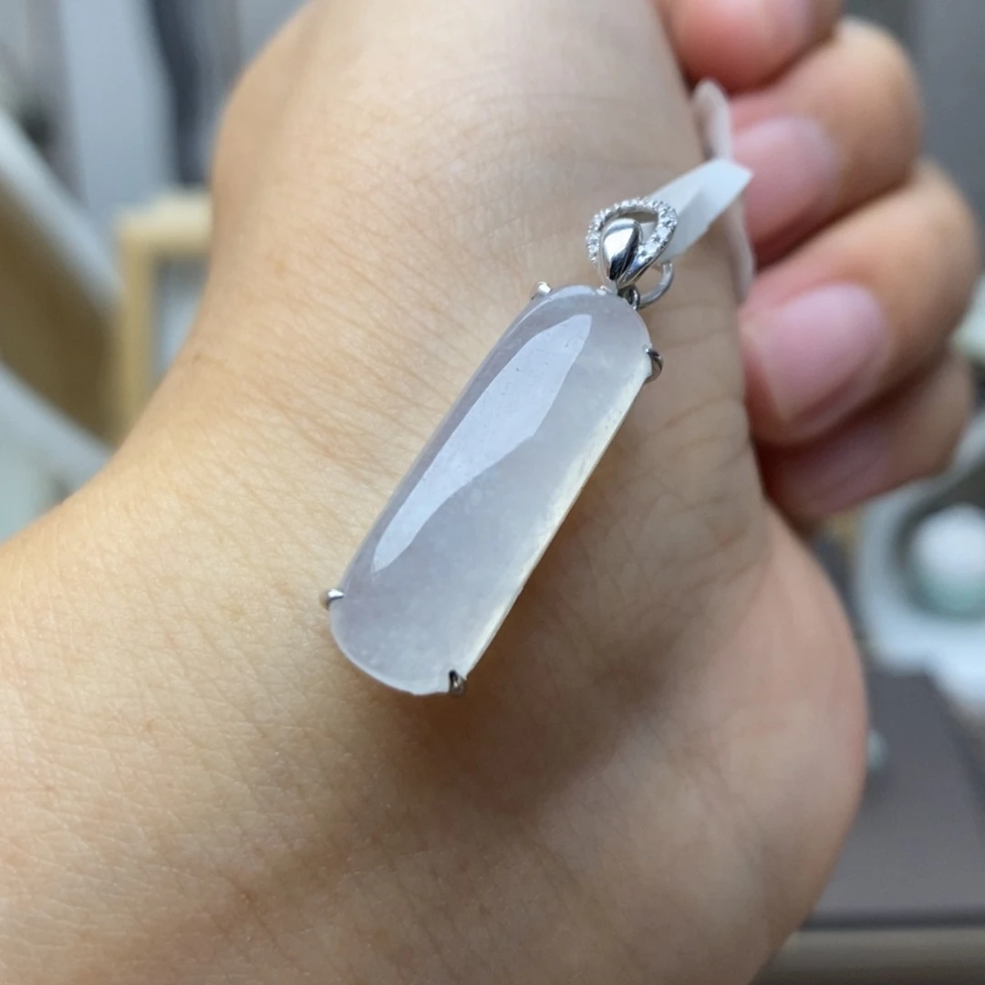 【闪购商品】颈饰18K金镶嵌翡翠29