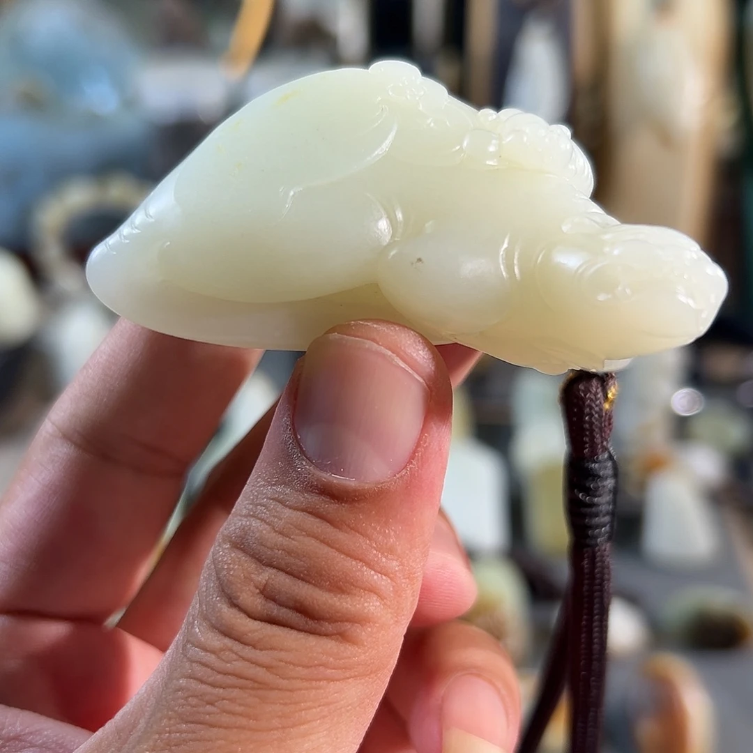 和田玉未镶嵌把件真皮真色