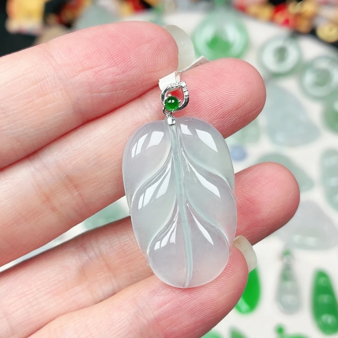 翡翠18K金镶嵌颈饰缅甸天然A货翡翠