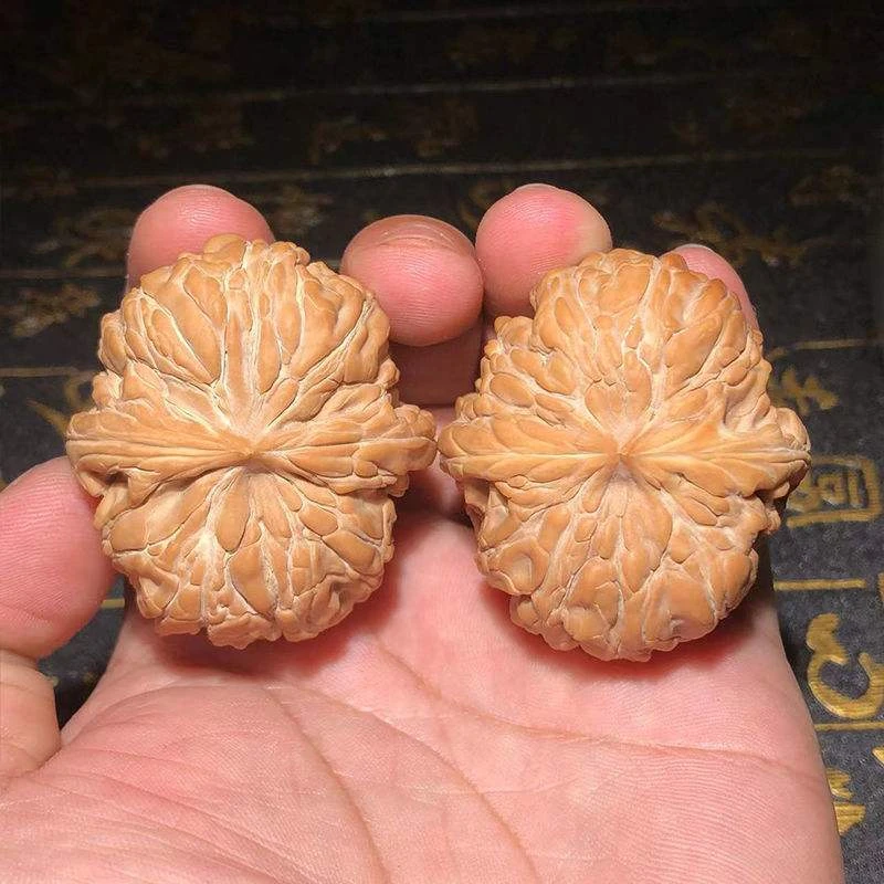 直播热卖文玩核桃狮子头收藏送礼佳品麻核桃手把件