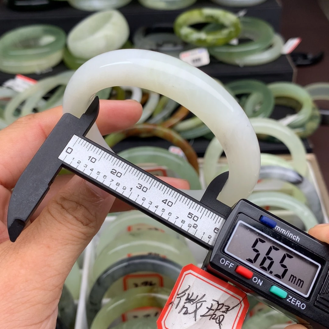 未镶嵌蛇纹石玉手镯383