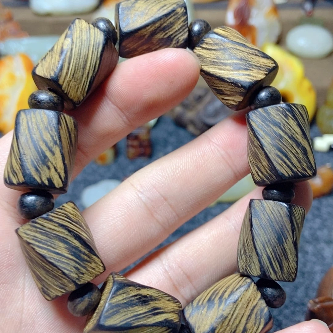 白玉菩提吊坠收藏