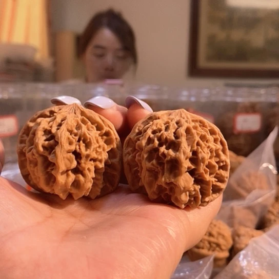 文玩核桃吊坠42京八对有修