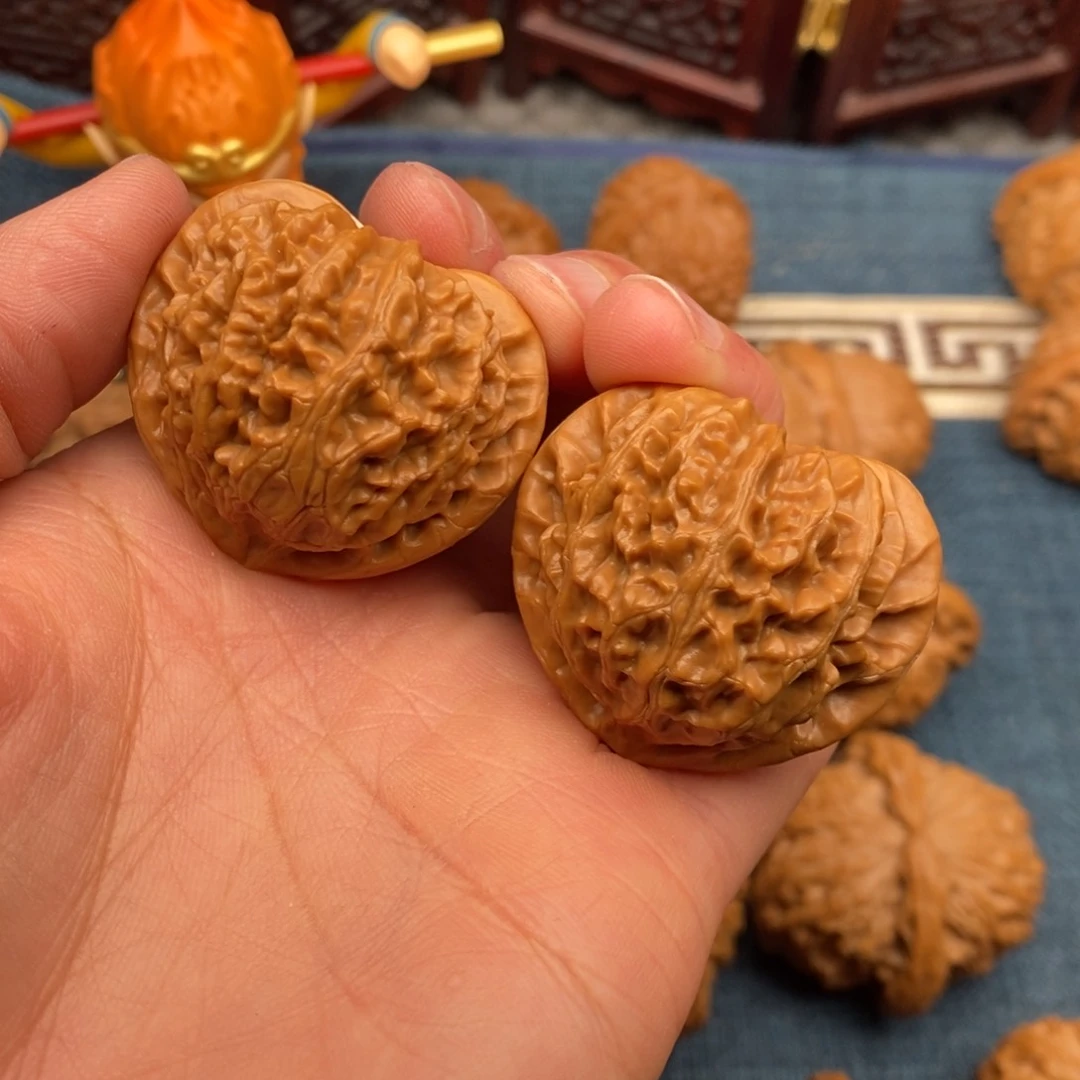 文玩核桃把件38六面精配桃心宫灯