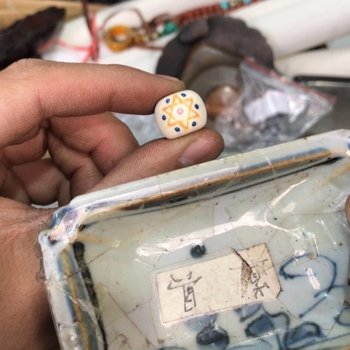 陶瓷孤品单件车里拍