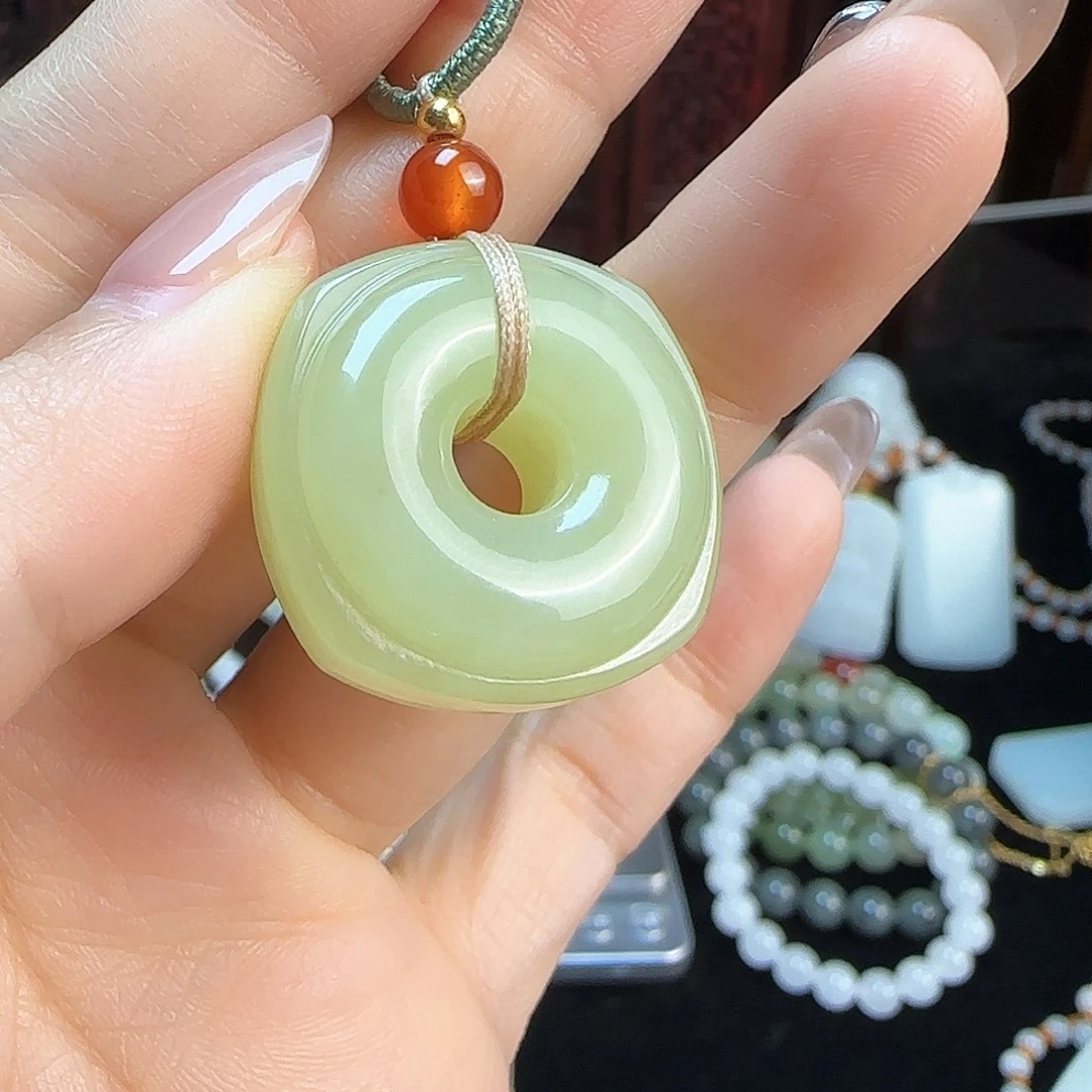 和田玉未镶嵌颈饰定制发货