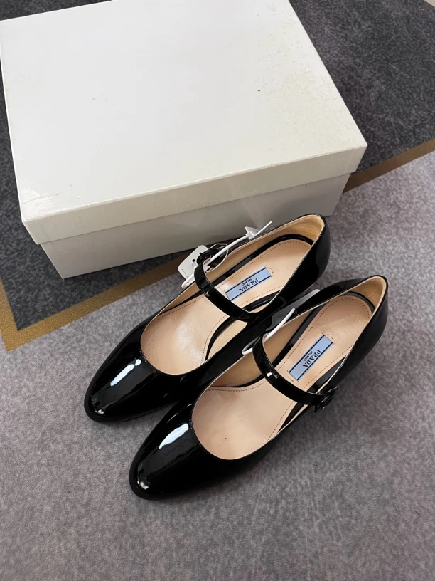 95新 Prada/普拉达 黑色玛丽珍三八码