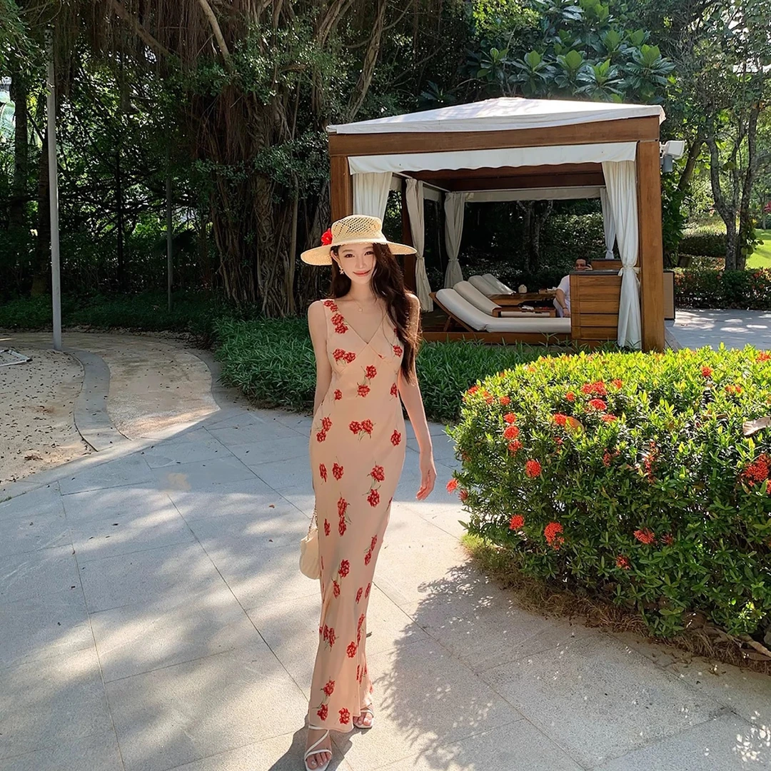 “Ins博主夏日裙”绝美度假vibe~100轻盈人丝V领纤细感收腰长裙！