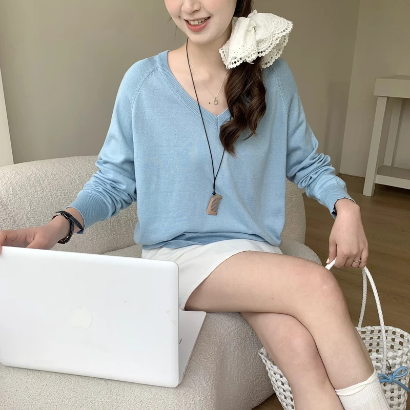 2025年秋装洋气慵懒风宽松v领打底针织衫女秋冬内搭长袖套头上衣