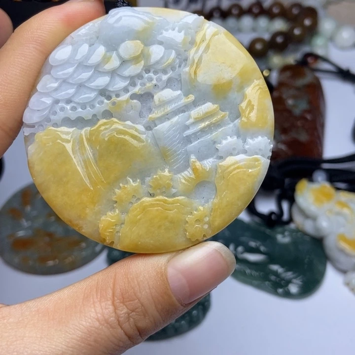 翡翠颈饰未镶嵌翡翠