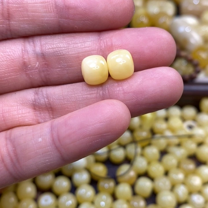 未镶嵌琥珀裸石原矿琥珀蜜蜡配饰