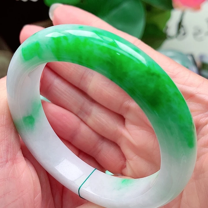 T***u翡翠未镶嵌手镯天然翡翠手镯