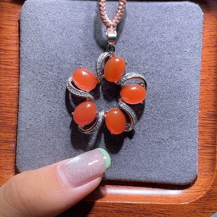 南红玛瑙未镶嵌颈饰