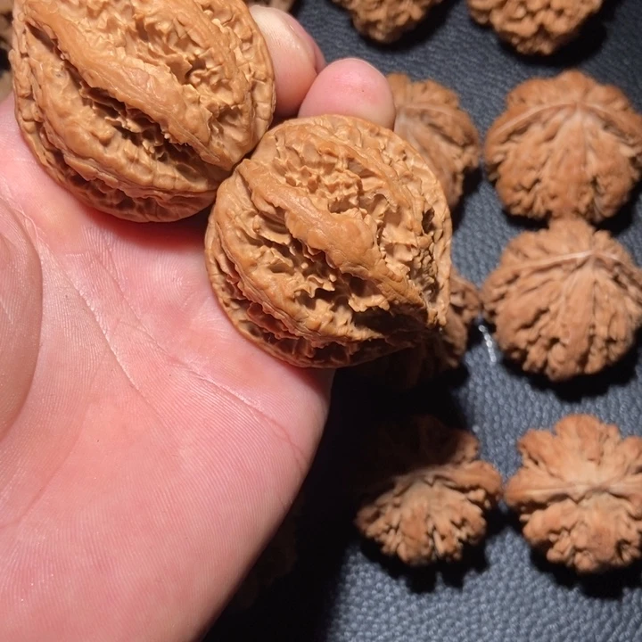 可***冰文玩核桃吊坠秦岭野生文玩核桃