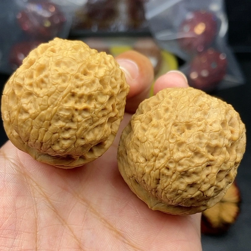 【闪购商品】把件文玩核桃41尺牡丹绣球56.2克