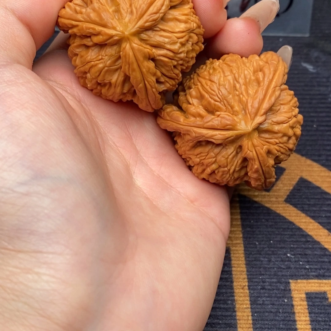 顺***哥吊坠文玩核桃白狮子