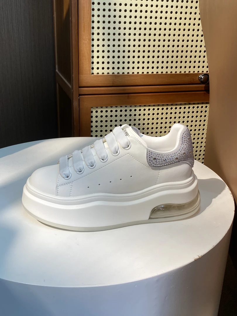 【小喜专属】218-9新款时尚百搭厚底小个子增高女板鞋系带小白鞋