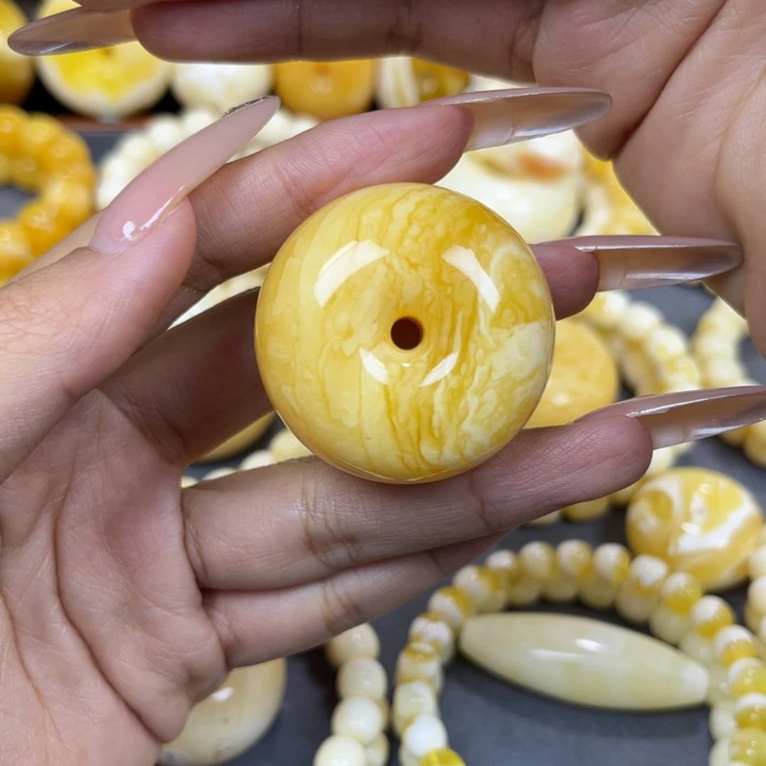 琥珀未镶嵌手串……
