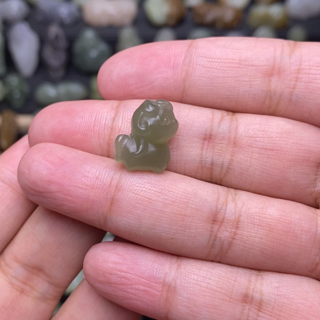 和田玉吊坠(不含链)未镶嵌小**炖定制