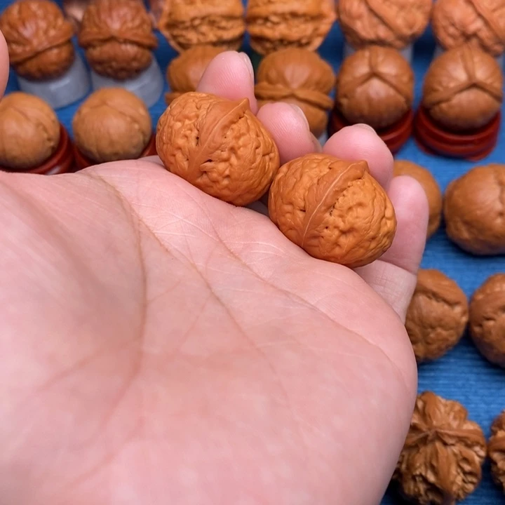H***l把件文玩核桃麒麟磨盘