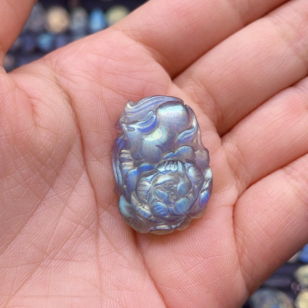 长石裸石富***?九尾狐