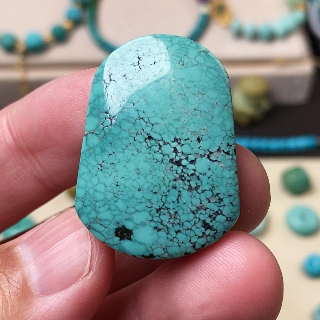 绿松石未镶嵌颈饰