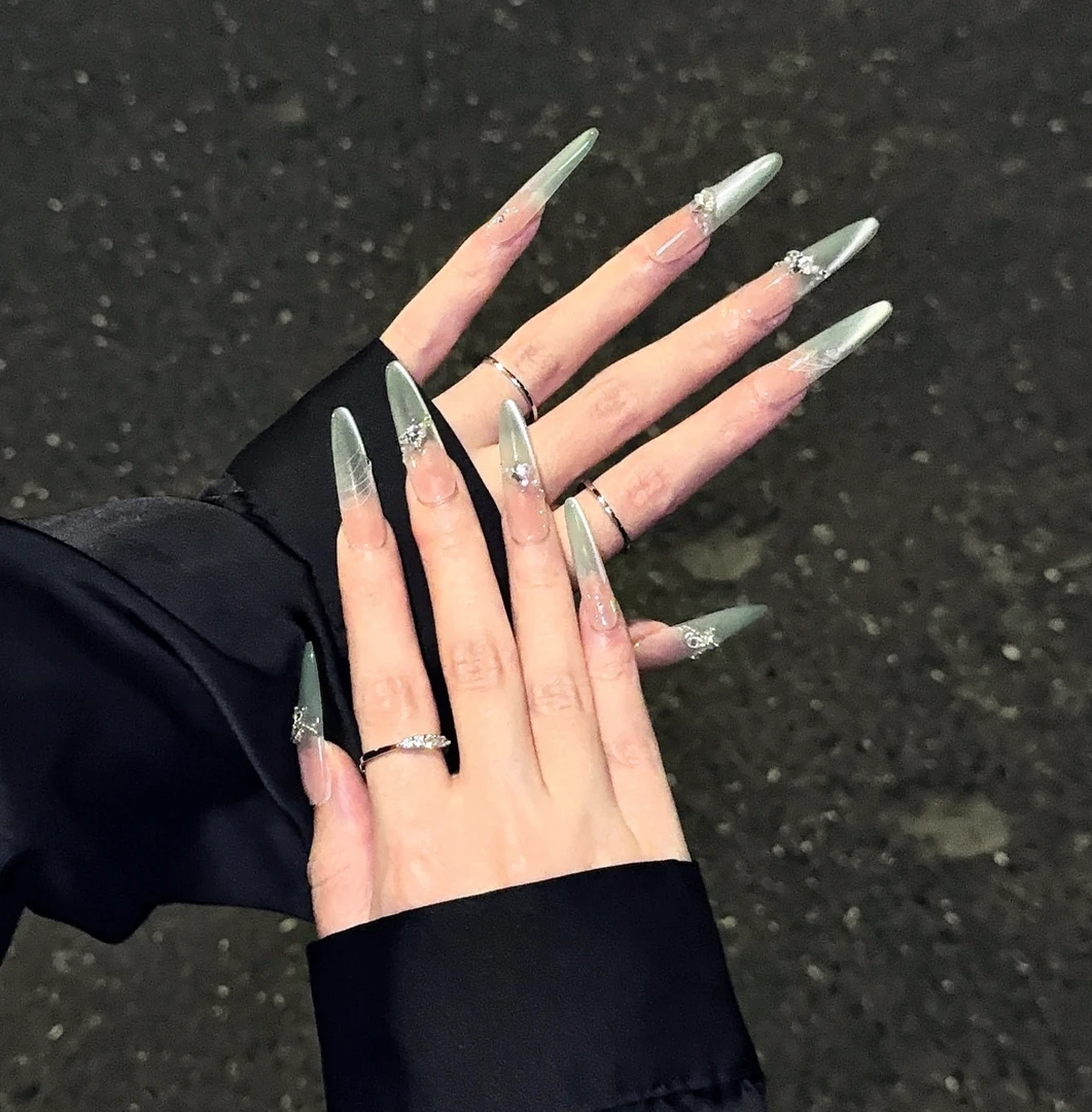 Seany.细狗长款手工美甲纯手工新款高级感穿戴甲薄荷曼波侧光猫眼