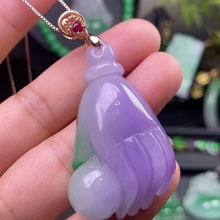 翡翠未镶嵌吊坠(赠链)