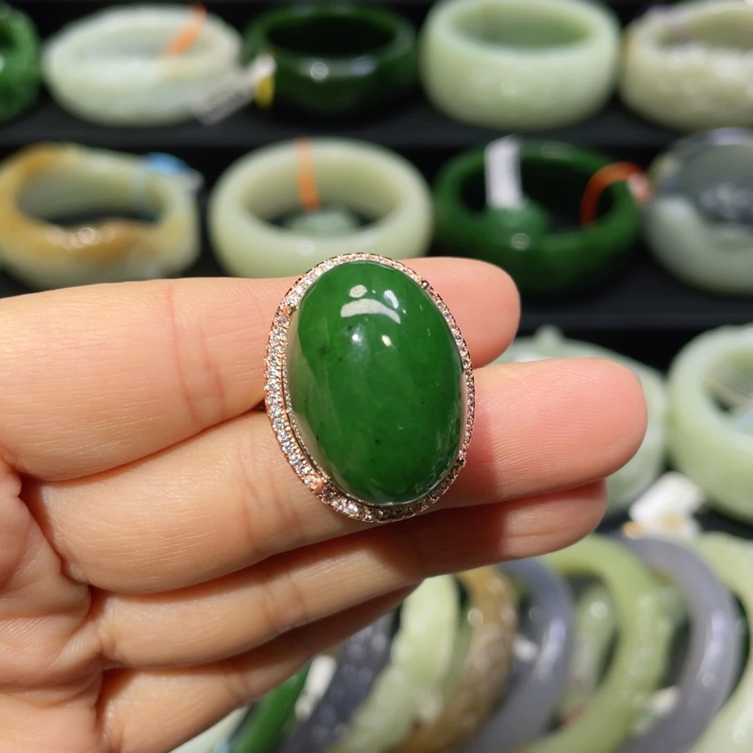 未镶嵌戒指和田玉