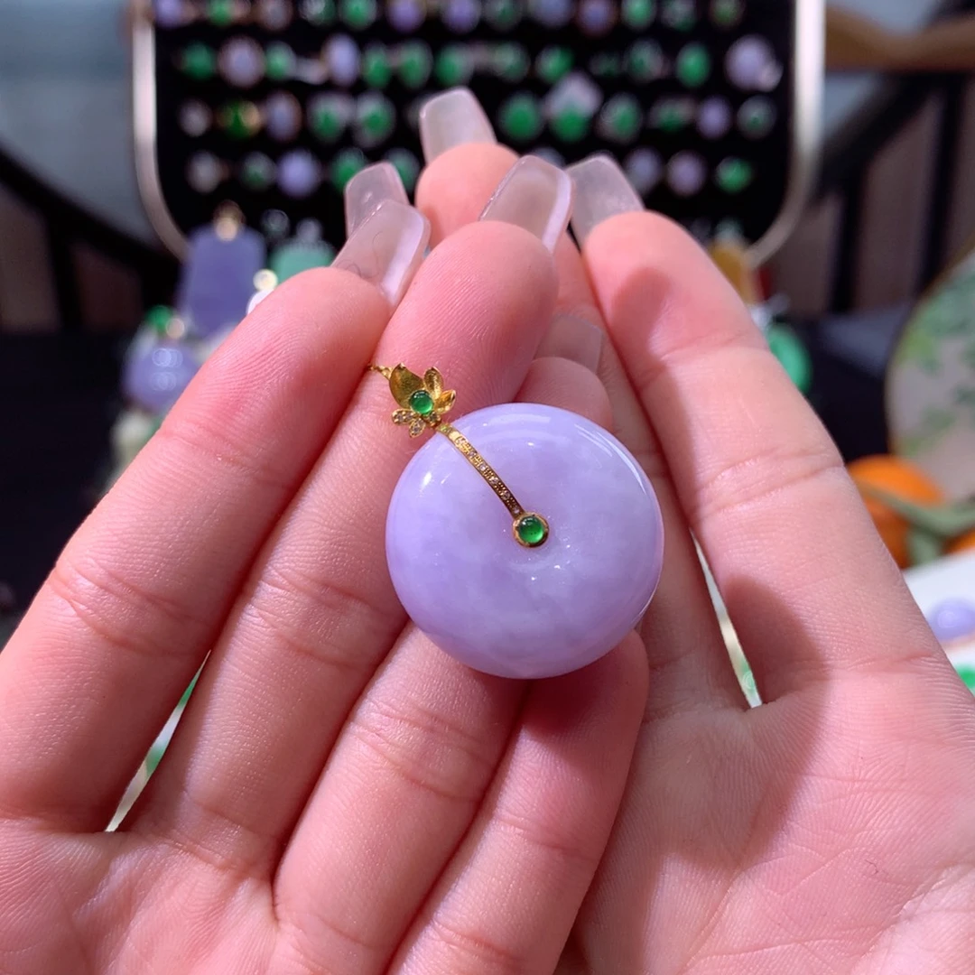 翡翠颈饰18K金镶嵌翡翠