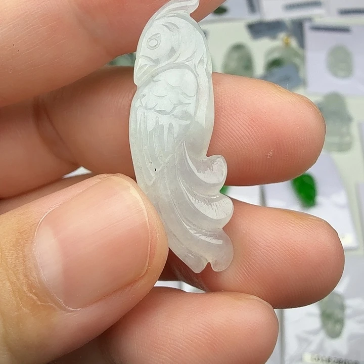 翡翠未镶嵌颈饰鹦鹉