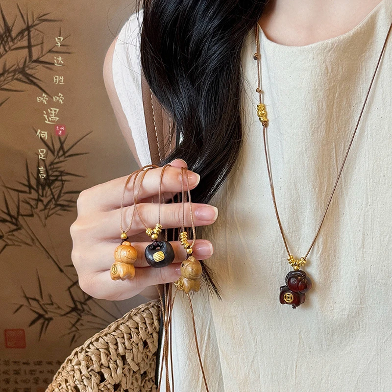 铜皮质项链 马上有钱 木质小马吊坠长款项链女秋新中式复古毛衣链