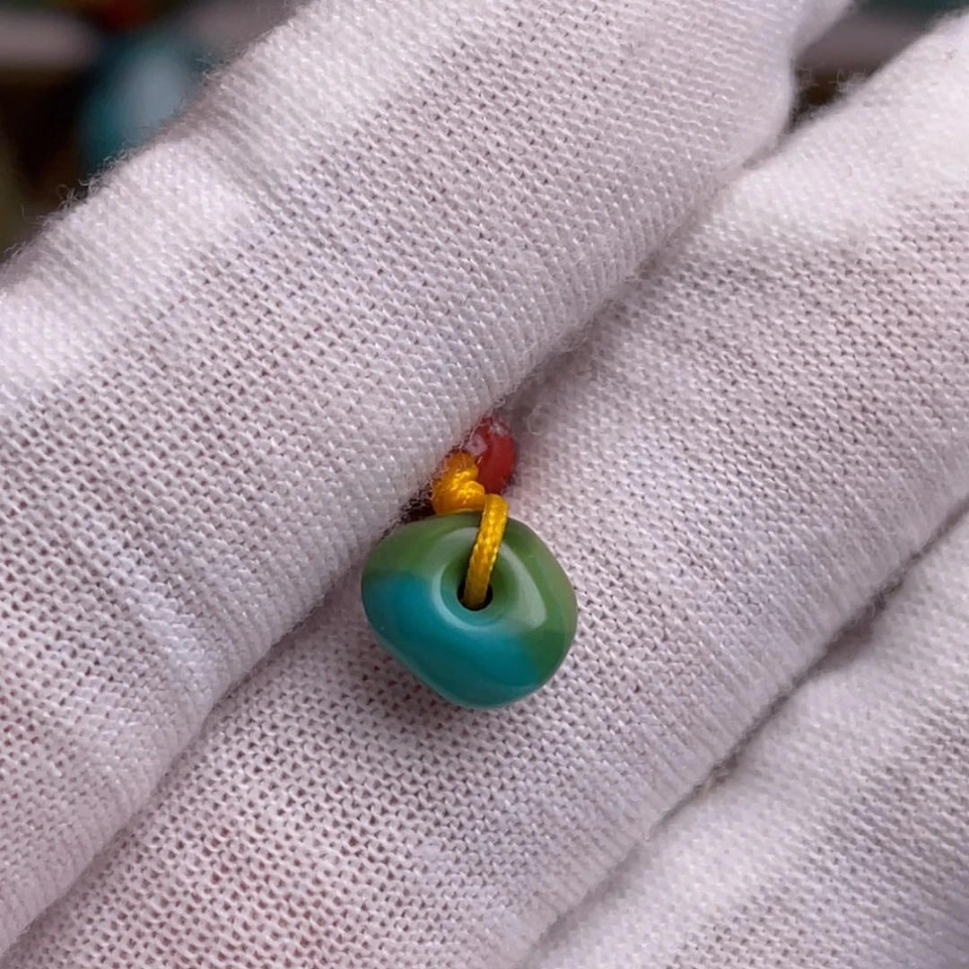 绿松石未镶嵌珠宝奇石9*4.8mm