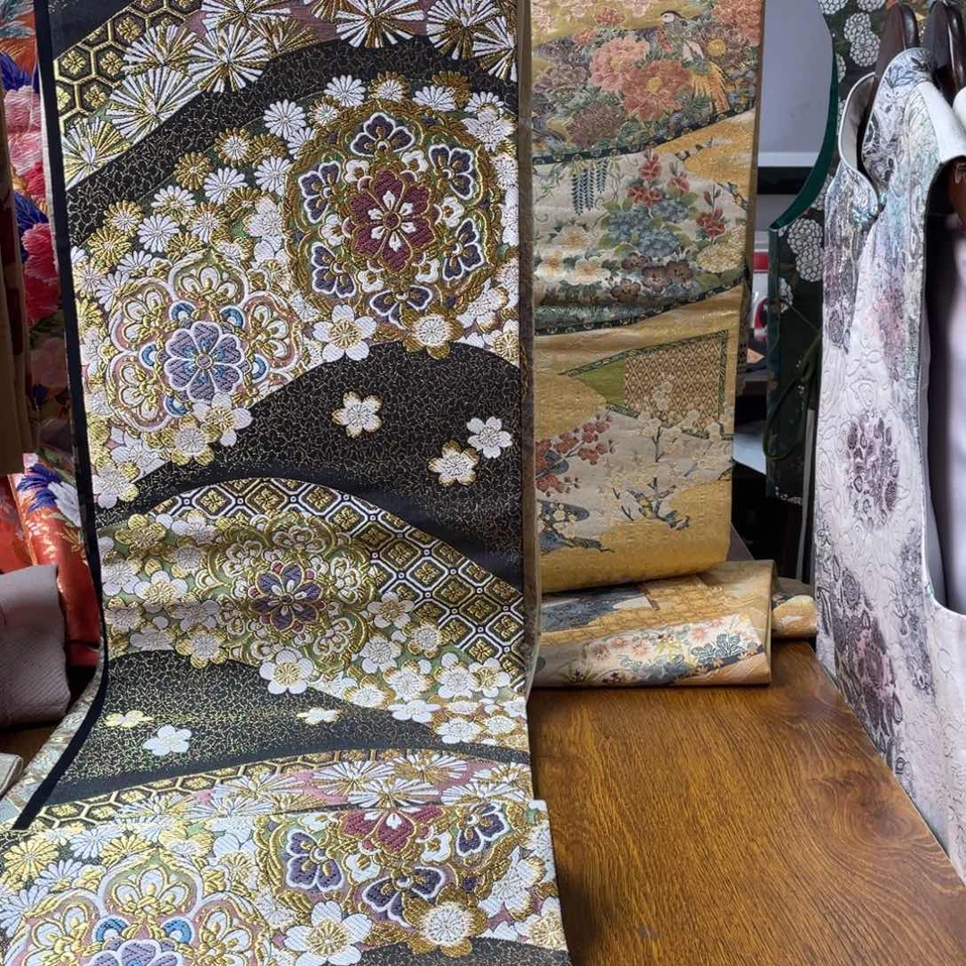 织绣黑金黑金全新
