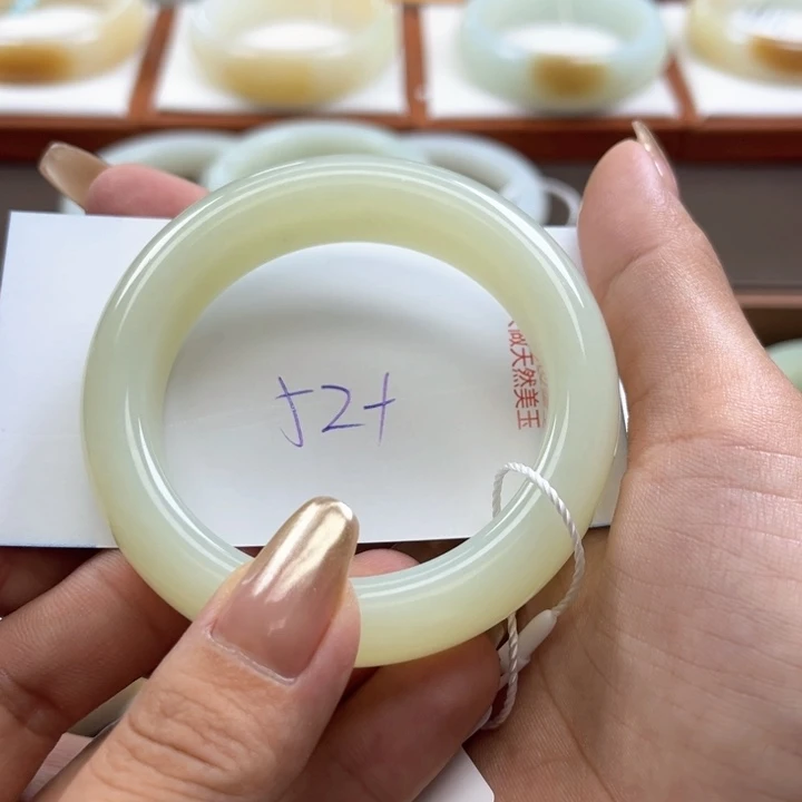 未镶嵌手镯和田玉萌**足