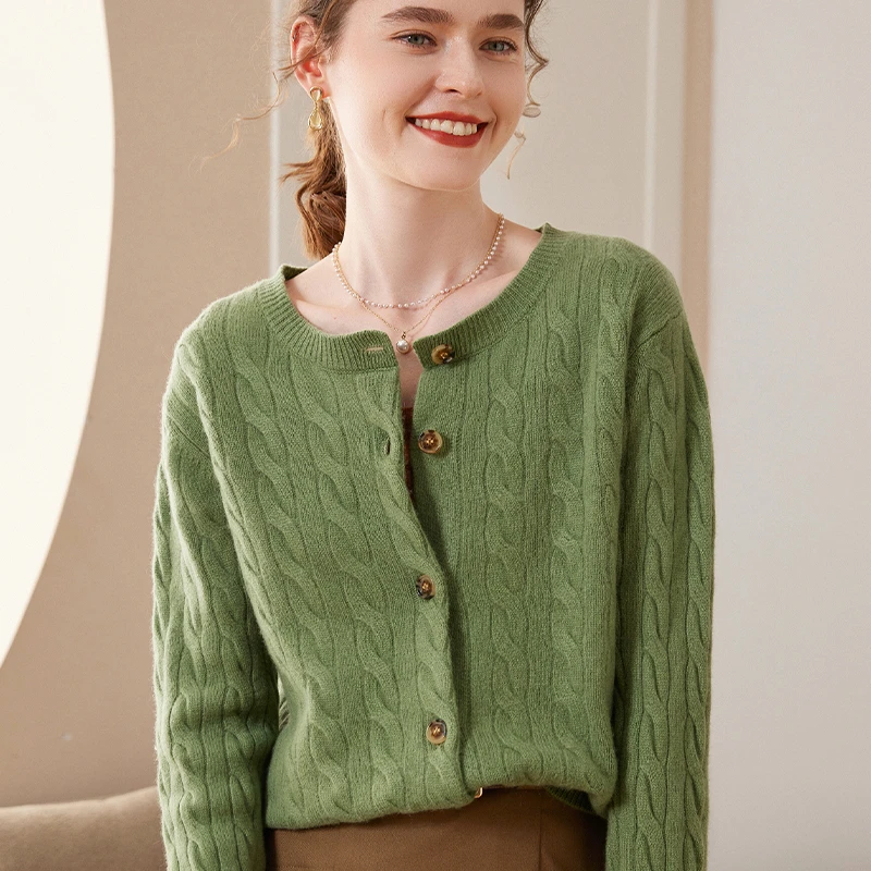 牛油果绿色圆领绞花针织开衫外套大码冬新款女装羊绒衫外套羊毛衫