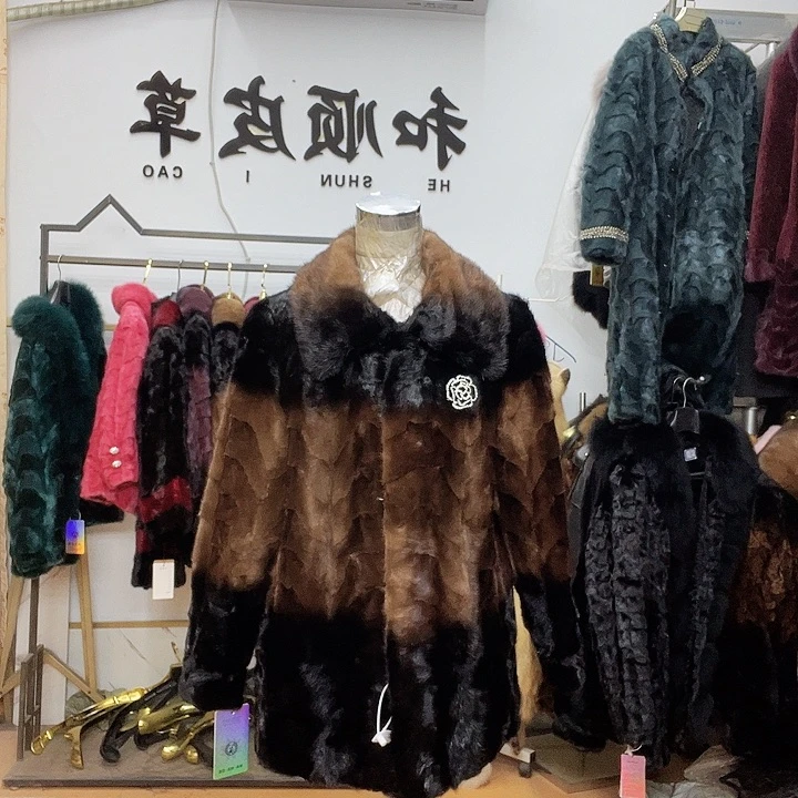 商场断码拼貂衣服