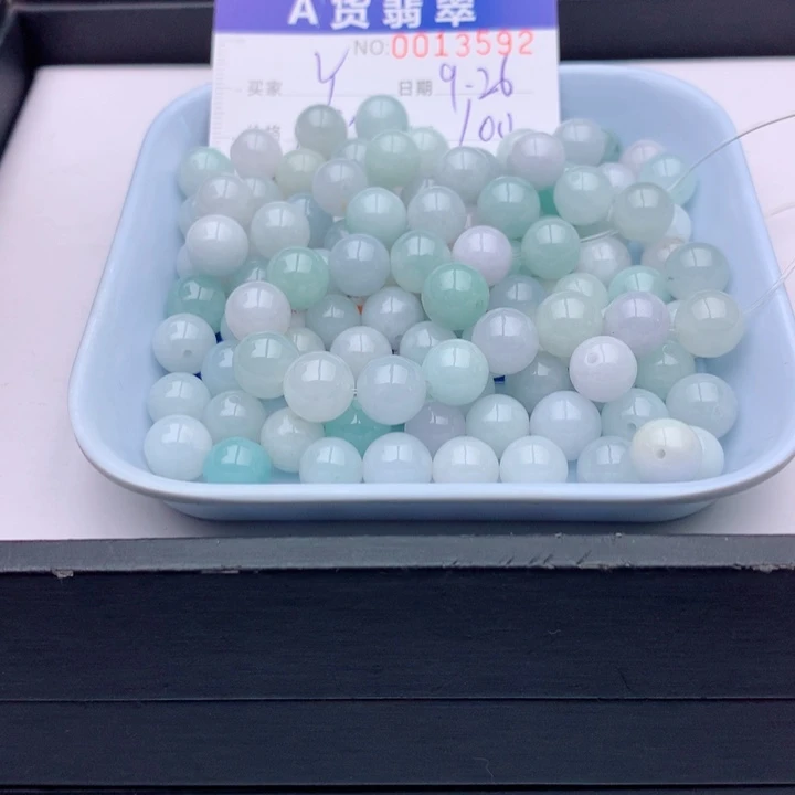 Y***i翡翠未镶嵌手链多样性
