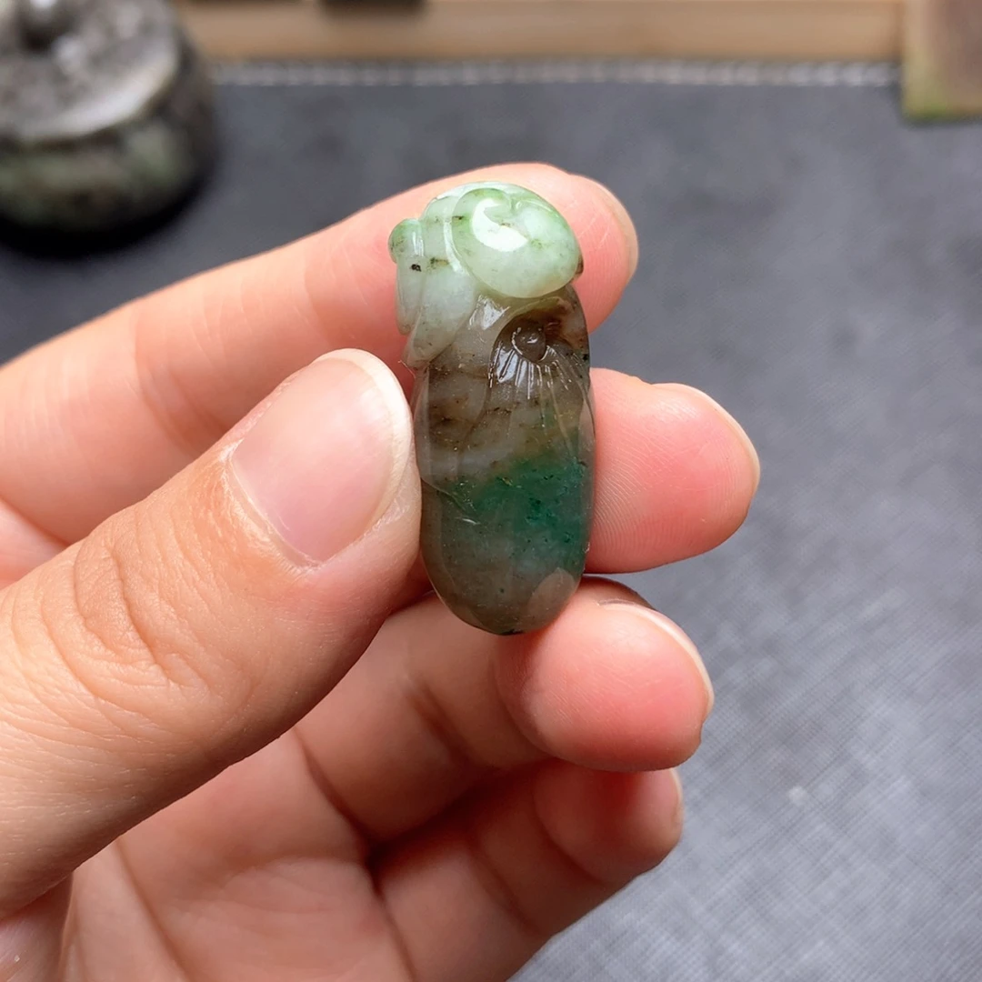 独山玉未镶嵌颈饰